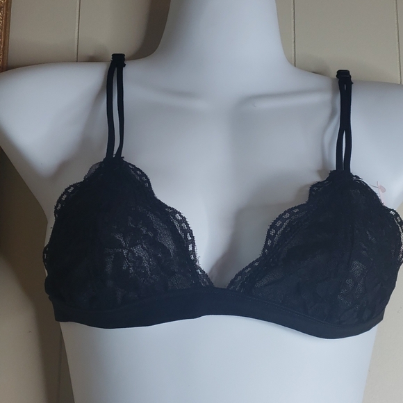 Black Lace Triangle Bra - Picture 3 of 8